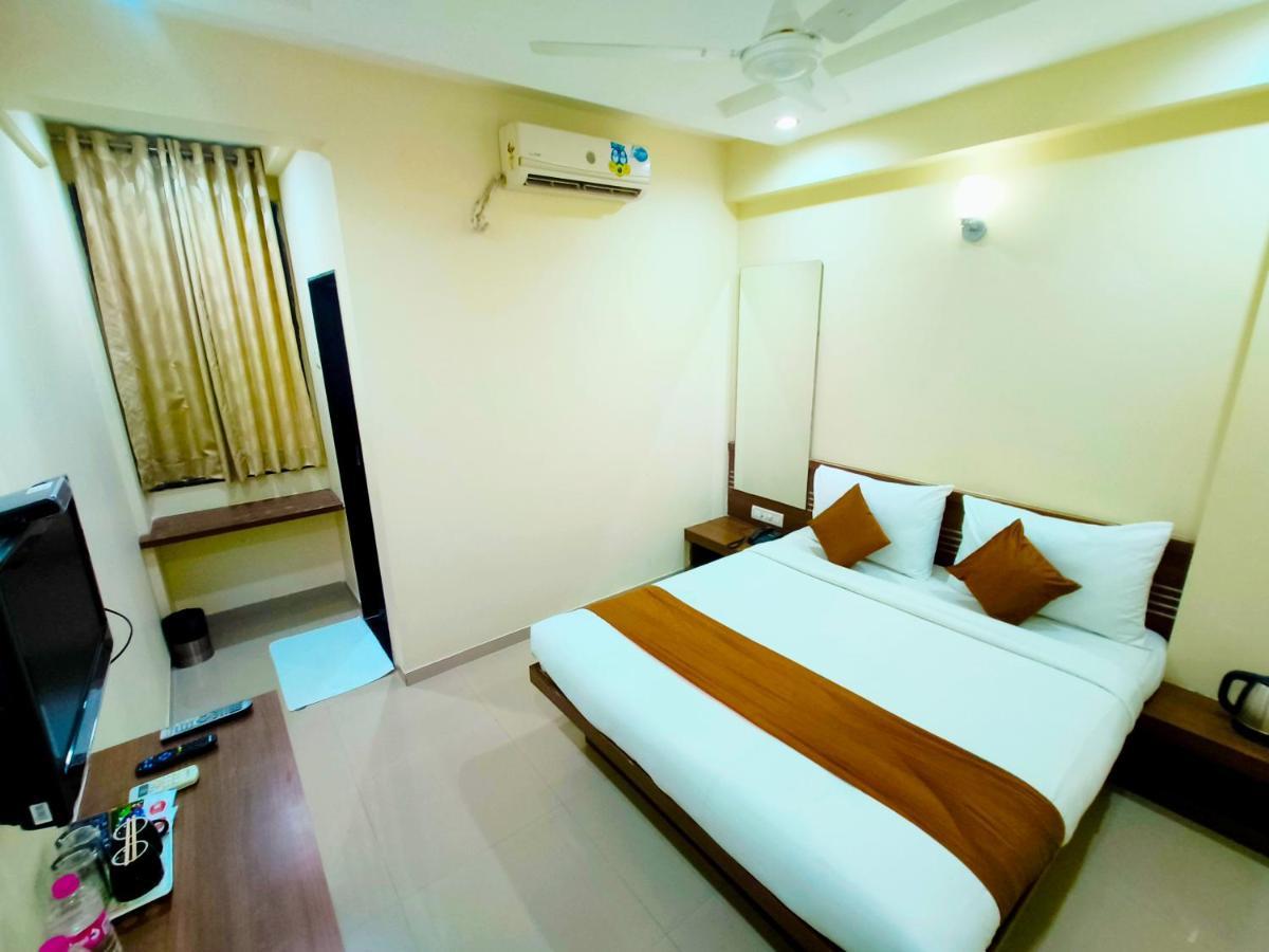 Sai Srushti By Neem Square Hotel Shirdi Eksteriør billede
