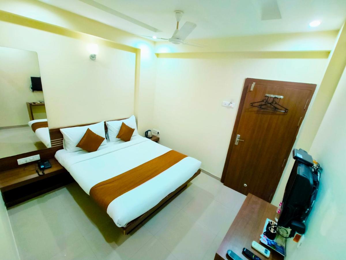 Sai Srushti By Neem Square Hotel Shirdi Eksteriør billede