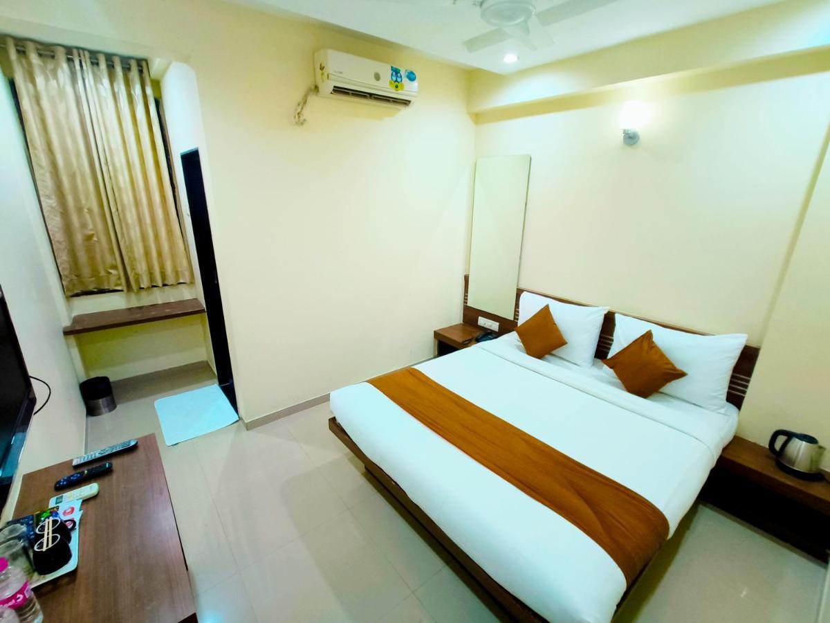 Sai Srushti By Neem Square Hotel Shirdi Eksteriør billede
