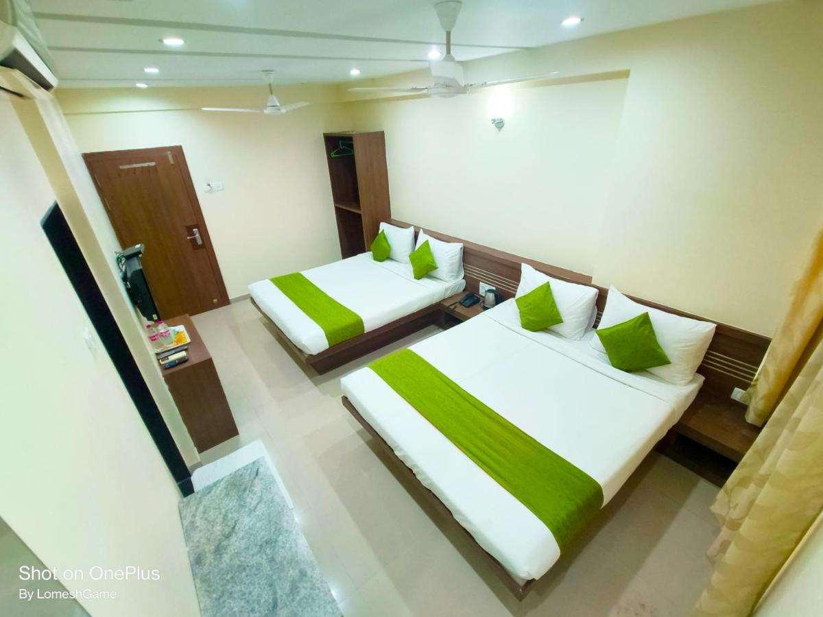 Sai Srushti By Neem Square Hotel Shirdi Eksteriør billede