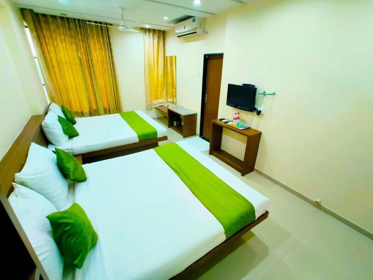 Sai Srushti By Neem Square Hotel Shirdi Eksteriør billede