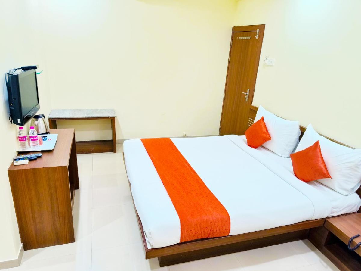 Sai Srushti By Neem Square Hotel Shirdi Eksteriør billede