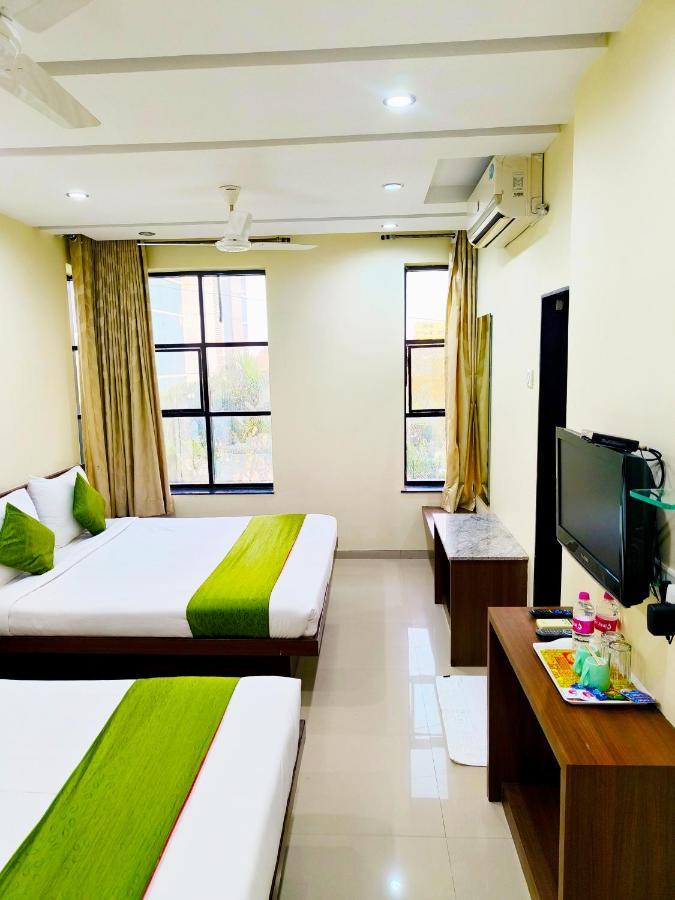 Sai Srushti By Neem Square Hotel Shirdi Eksteriør billede